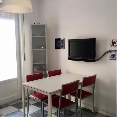 Arma Di Taggia Bilocale In Centro Daire