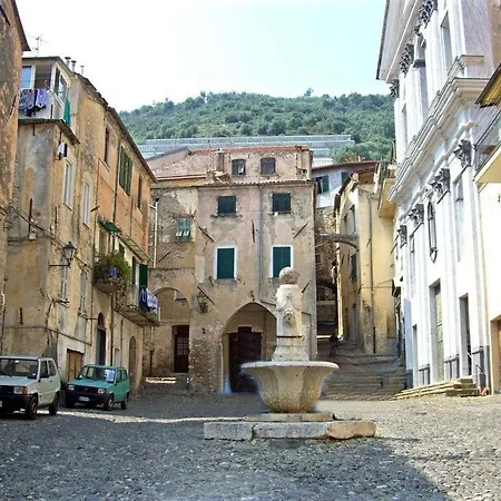 Arma Di Taggia Bilocale In Centro Taggia